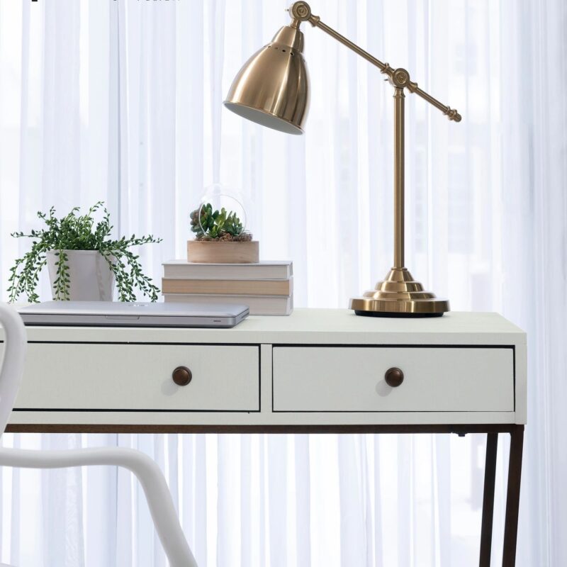 Silver_Screen_Fusion_Milk_Paint_Powder_Desk_HR Silver_Screen_Fusion_Milk_Paint_Powder_Desk_HR