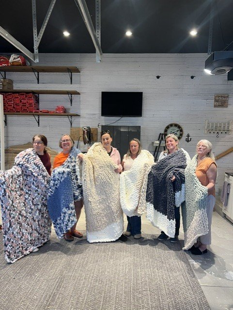 Chenille Chunky Knit DIY Workshop Saturday Schedule-Book Here